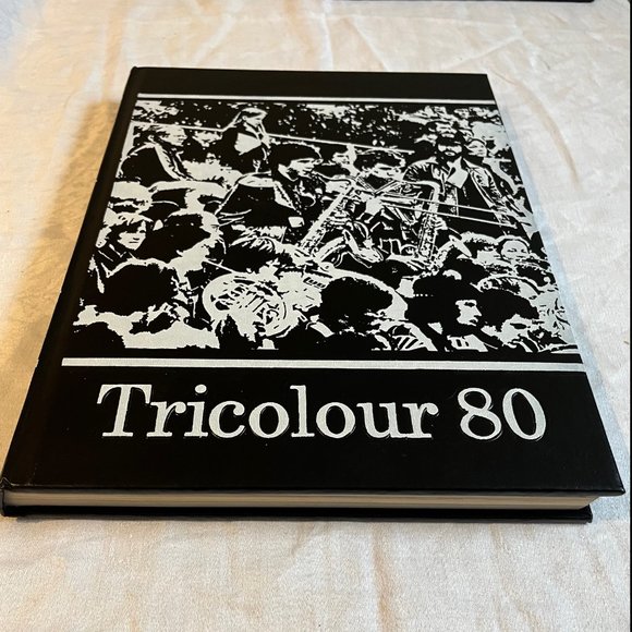 QUEEN'S UNIVERSITY TRICOLOUR Yearbook 80 1980 Mint Kingston Ontario Canada - Picture 8 of 10